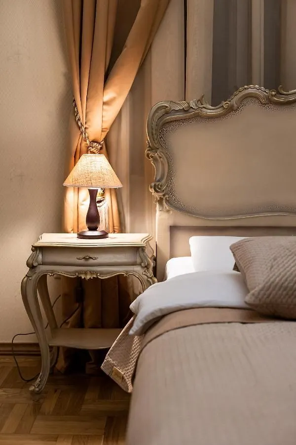 3 Bedrooms Royal Italian Style In An Austrian Building, Parking, Balcony Львов