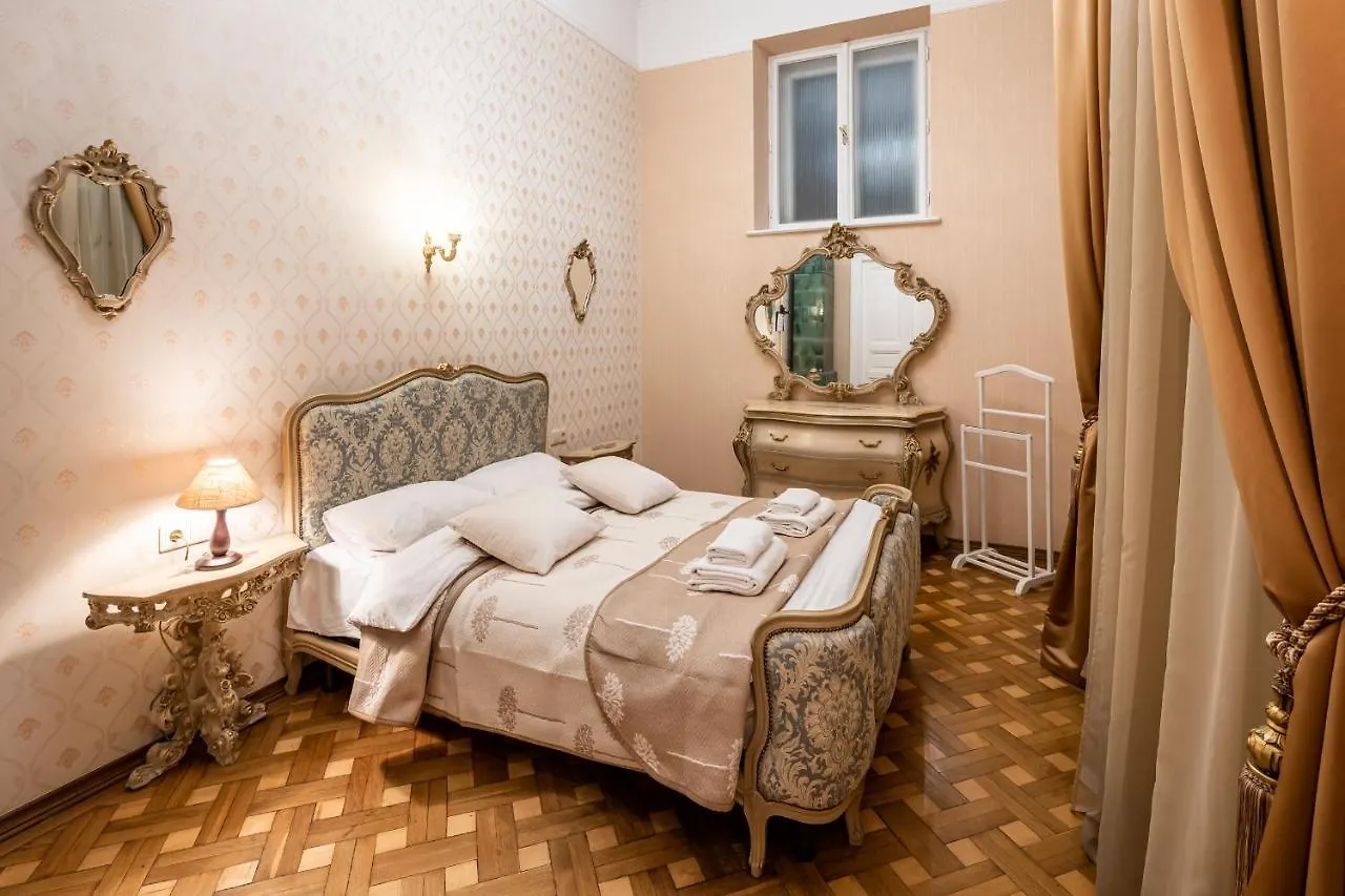 3 Bedrooms Royal Italian Style In An Austrian Building, Parking, Balcony Lemberg